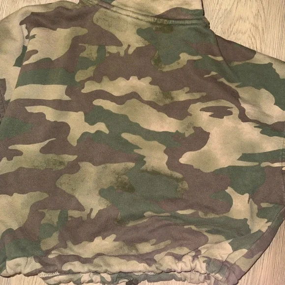 ⭐ Adidas Camouflage Zip-Up Hoodie - Olive and Khaki⭐ - Picture 4 of 4